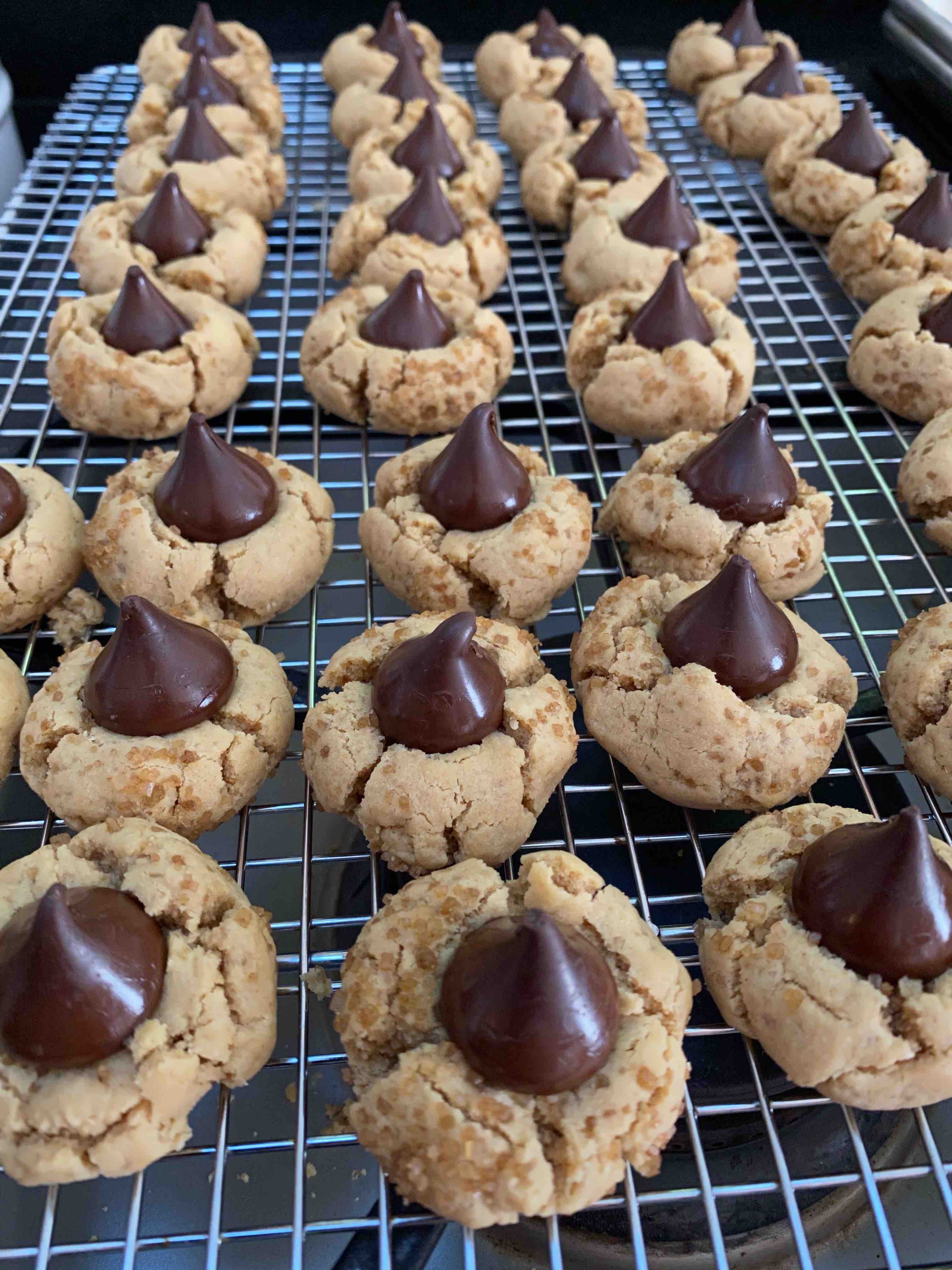 Kiss cookies