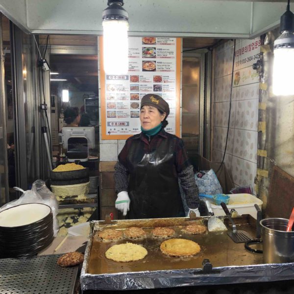 Seoul Marketnbindaeduk Lady